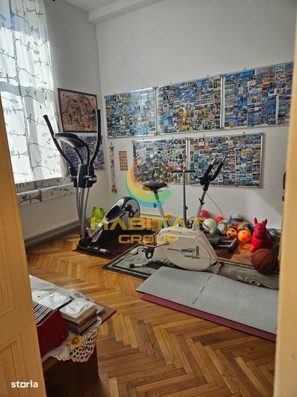 Apartament cu 6 camere, mobilat în Victoriei