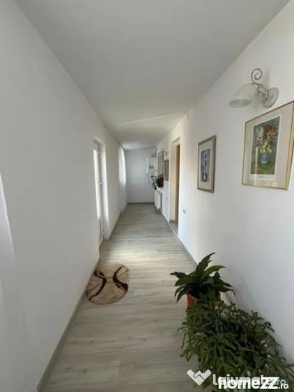 Casă cu 5 camere cu Teren 1128 Mp în Popoveni
