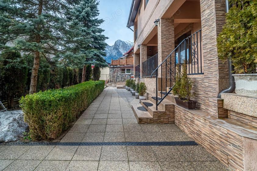 Apartament cu 4 camere decomandat, mobilat în Valea Alba