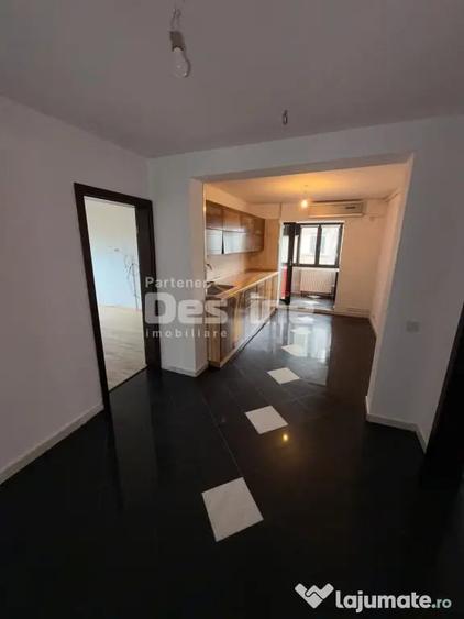 Apartament cu 4 camere decomandat în Crângași
