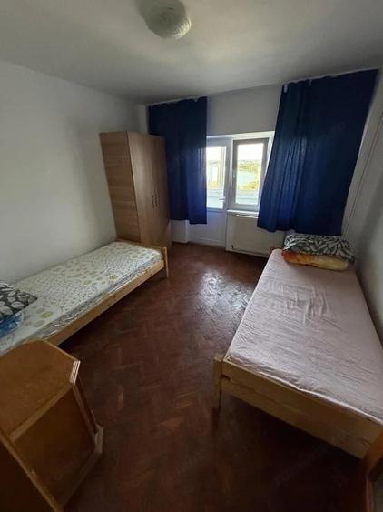 Apartament cu 3 camere decomandat în Păcii