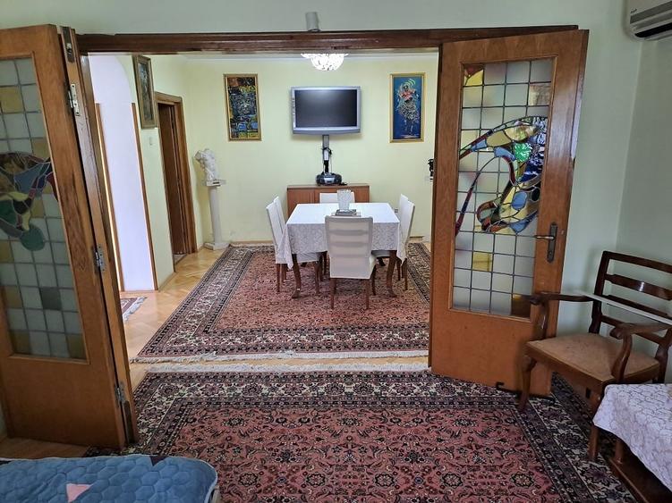 Casă individuală cu 6 camere cu Canalizare în Industriilor