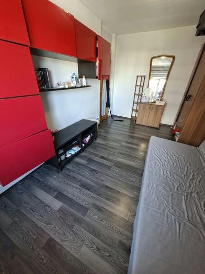 Apartament cu 3 camere decomandat în Sebastian