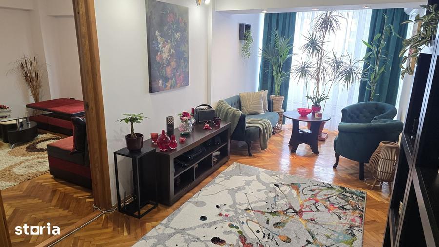 Vand apartament cu 3 camere Deva, etaj 1, din anul 2000, 157 mp, BOXA - 14