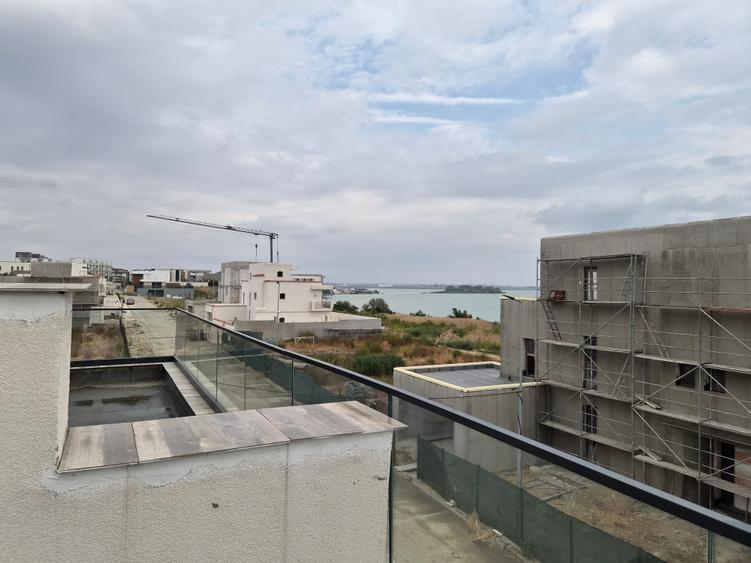 Duplex cu 3 camere cu Canalizare în Sud