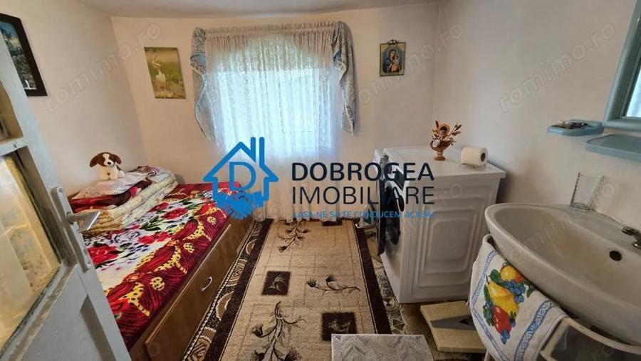 Casă cu 3 camere cu Teren 1975 Mp în Păcii