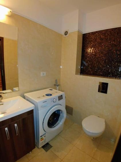 Apartament cu 3 camere decomandat, mobilat în City Park Mall