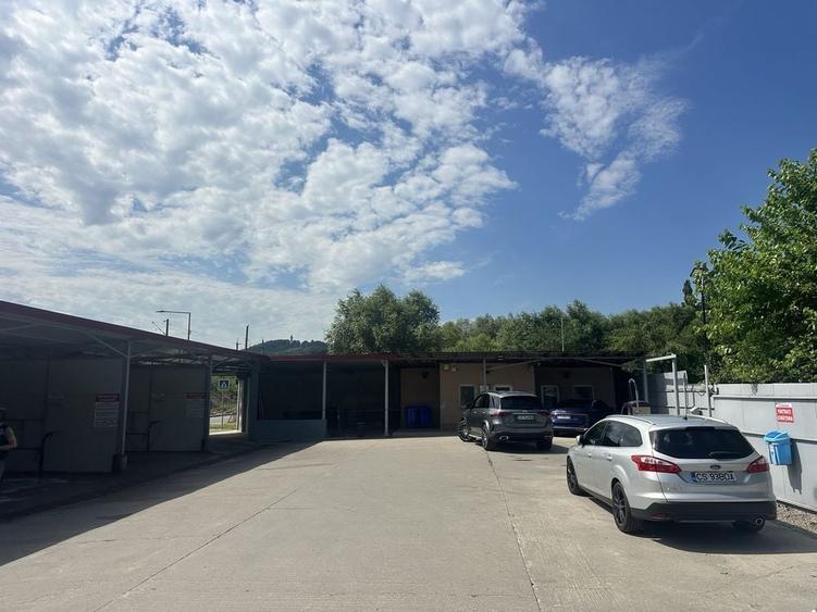Spațiu comercial, de 1,400 mp, în Central
