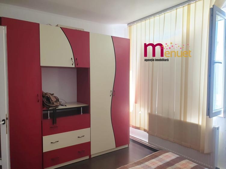 Apartament cu 2 camere în Piața Veche