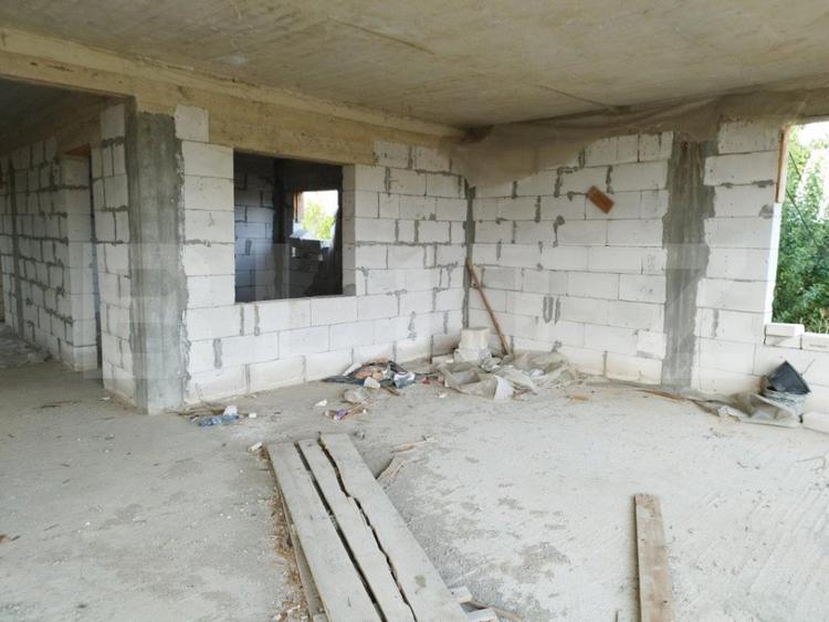 Casa individuala, 7 camere, 400mp, teren 3800mp, Corlatesti - 8