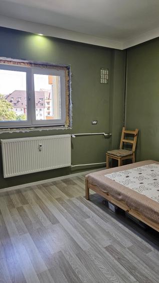 Apartament cu 4 camere decomandat în Dristor