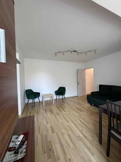 Apartament cu 2 camere semidecomandat în Eroii Revoluției
