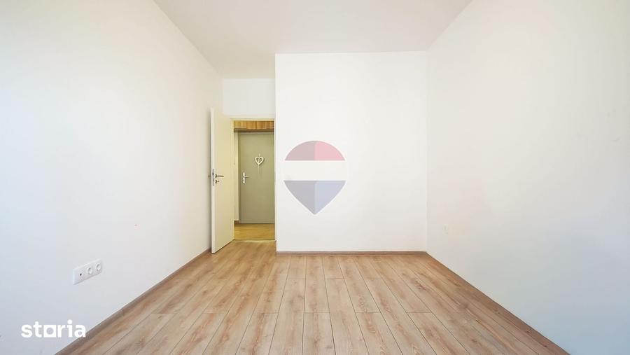 Apartament cu 3 camere în Tractorul