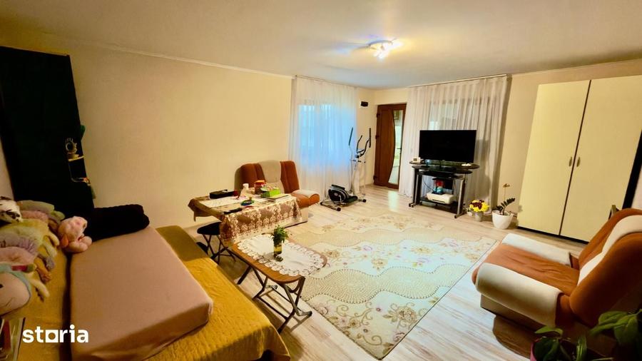 Casă cu 3 camere cu Teren 400 Mp în Central