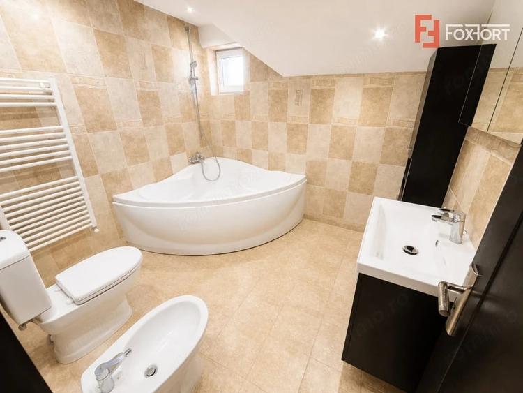 Casă cu 6 camere cu Teren 693 Mp în Gai