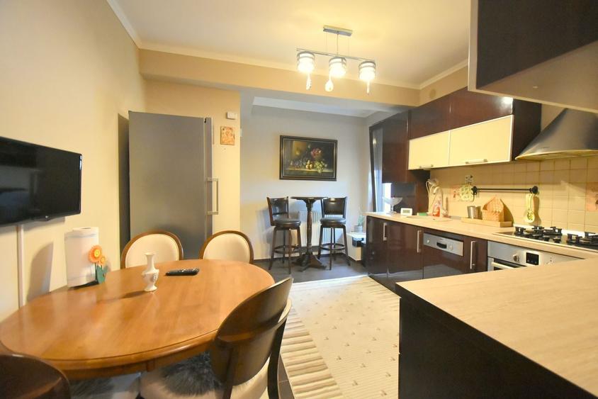Duplex cu 4 camere cu Canalizare în Dumbrăvița