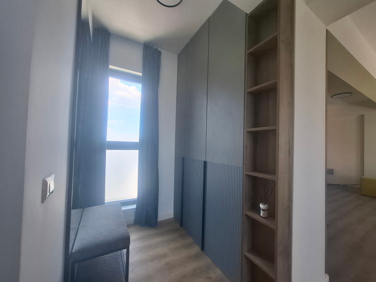 Penthouse cu 3 camere decomandat în Prelungirea Ghencea