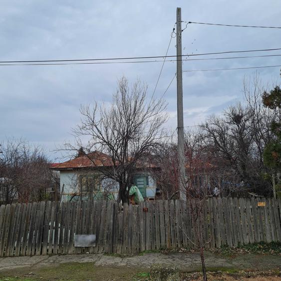 Casă cu 4 camere cu Teren 1578 Mp în Țăndărei