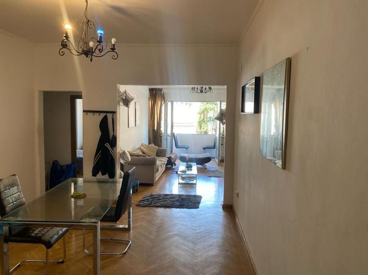 Apartament cu 3 camere semidecomandat, mobilat în Sala Palatului