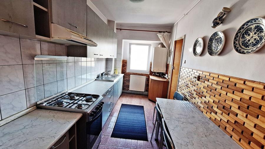 Apartament cu 2 camere semidecomandat, mobilat în Răcădău
