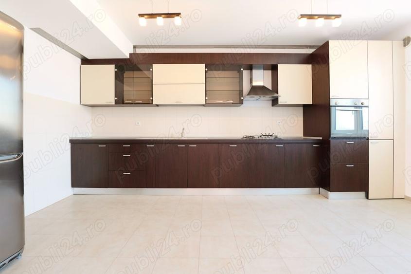 Apartament cu 5 camere decomandat în Herăstrău