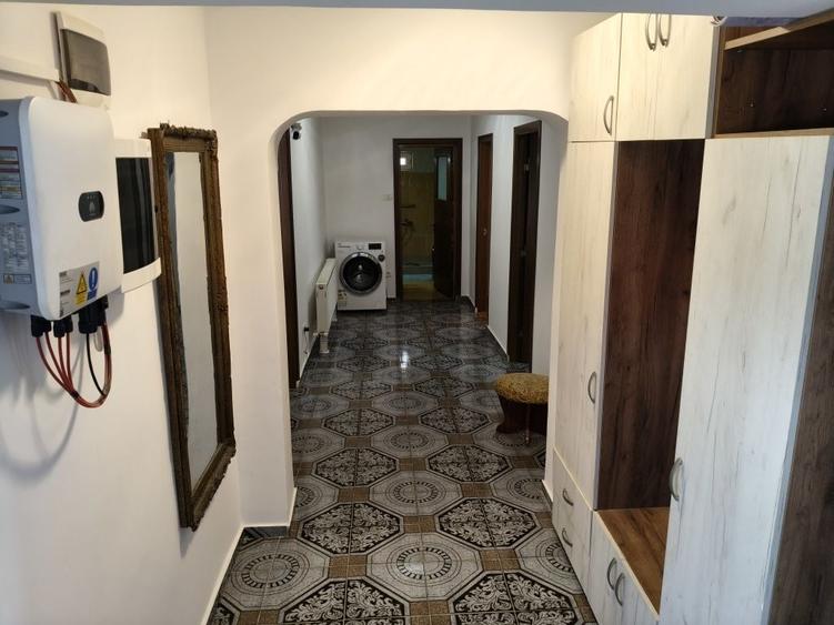 Casă cu 3 camere cu Teren 250 Mp în Valu lui Traian