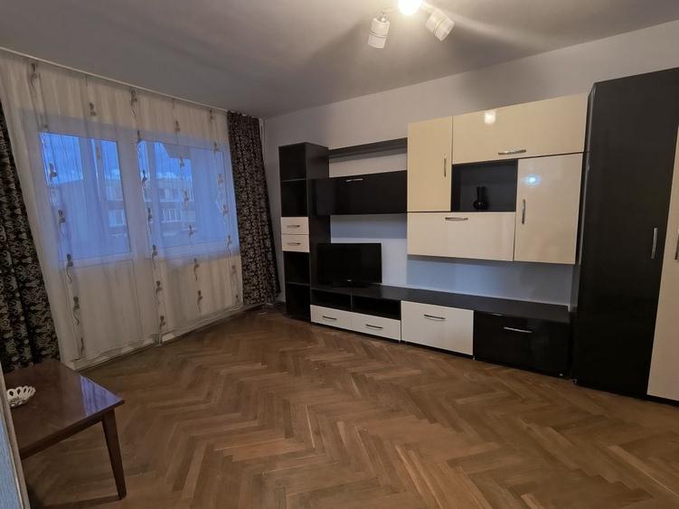 Apartament cu 2 camere decomandat în Dâmbu Pietros