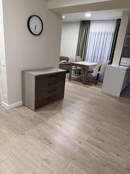 Apartament cu 3 camere decomandat în Drumul Taberei