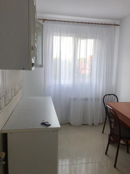 Apartament cu 2 camere decomandat în C5