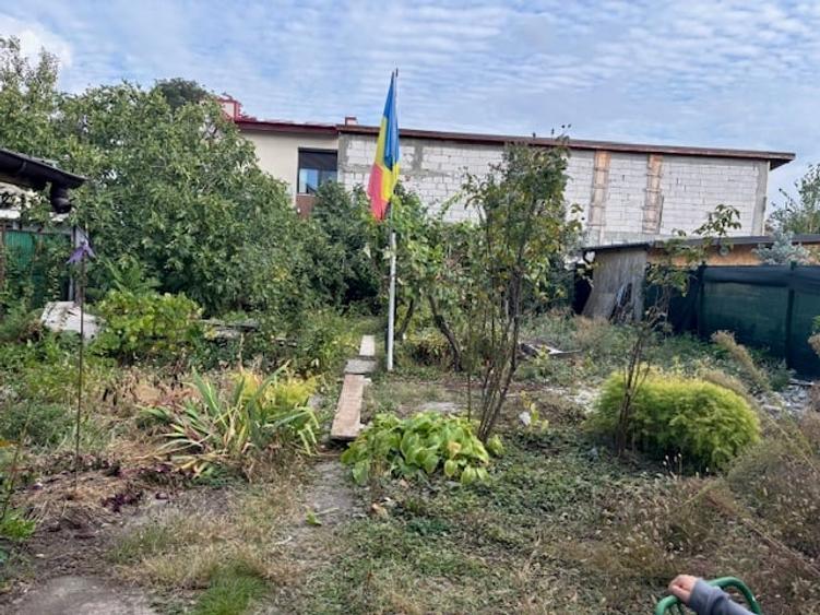 Casă individuală cu 6 camere cu Canalizare în Chitila