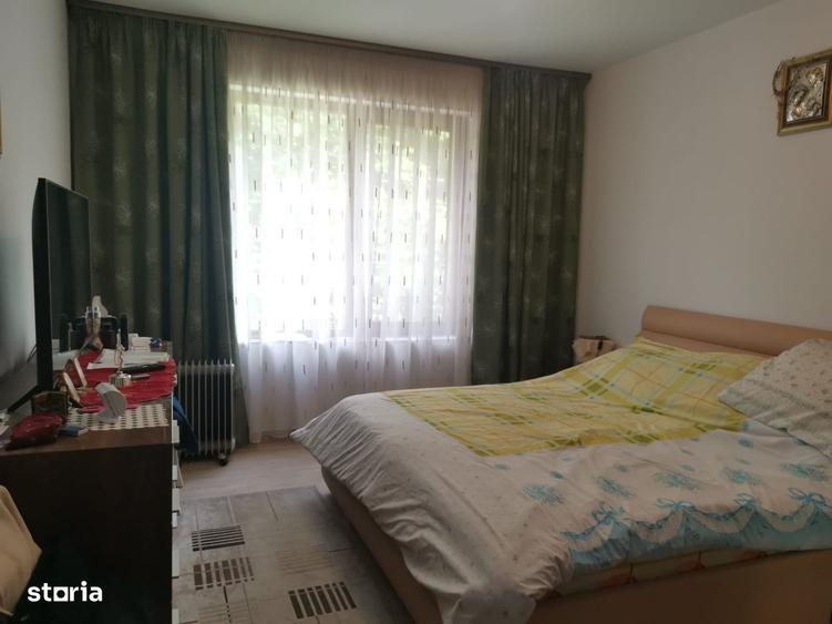 Casă cu 4 camere în Bascov