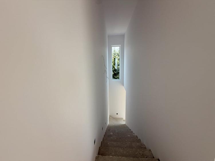 Duplex cu 4 camere cu Canalizare în Dumbrăvița
