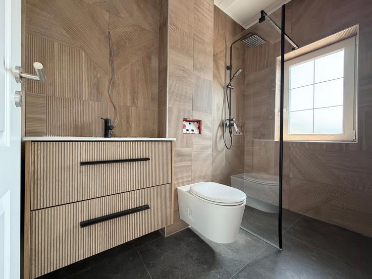 Duplex cu 5 camere cu Canalizare în Moșnița Nouă