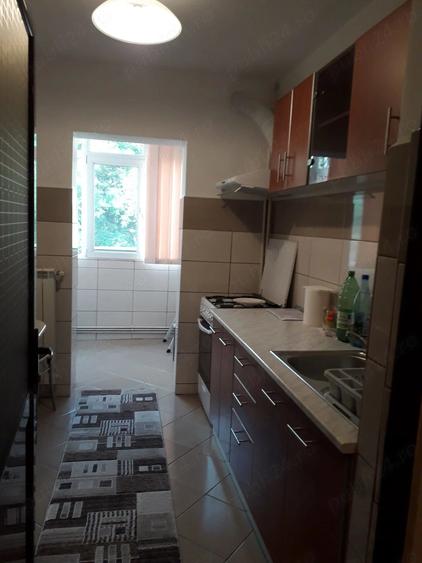 PF Inchiriez apartament 2 camere decomandate, etaj 2, zona Tg. Cucu - Podu de Fier, 50mp - 2