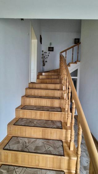 Duplex cu 4 camere cu Canalizare în Central