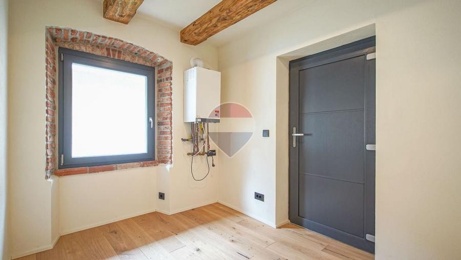 Apartament cu 3 camere decomandat în Centrul Istoric