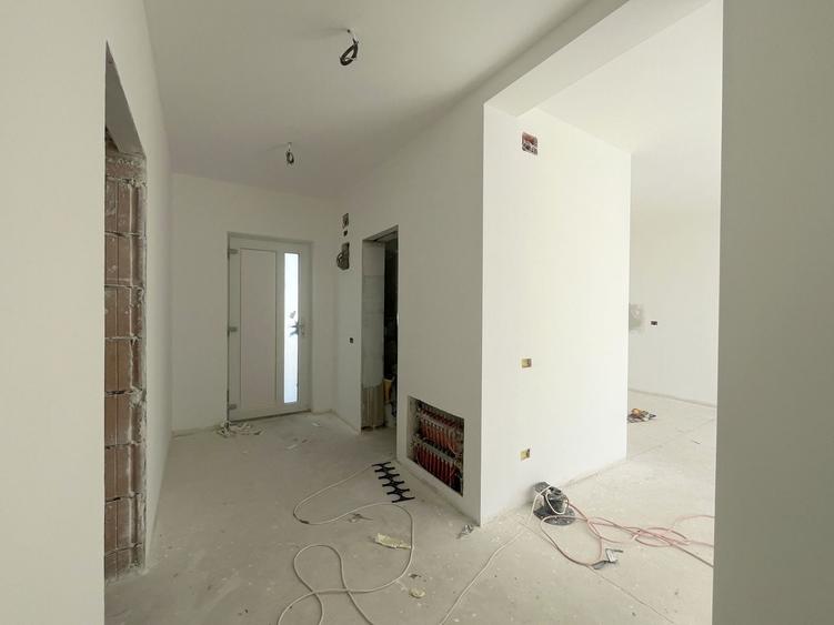 Duplex cu 3 camere cu Canalizare în Dumbrăvița