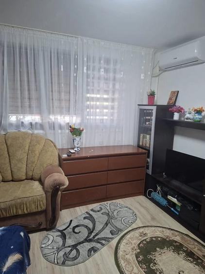 Garsonieră decomandată în Central