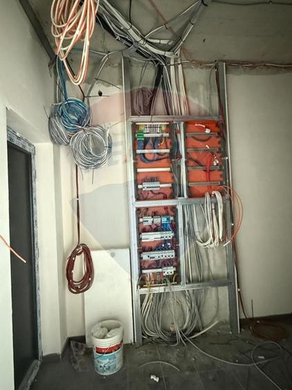 Casă individuală cu 5 camere cu Piscina în Central