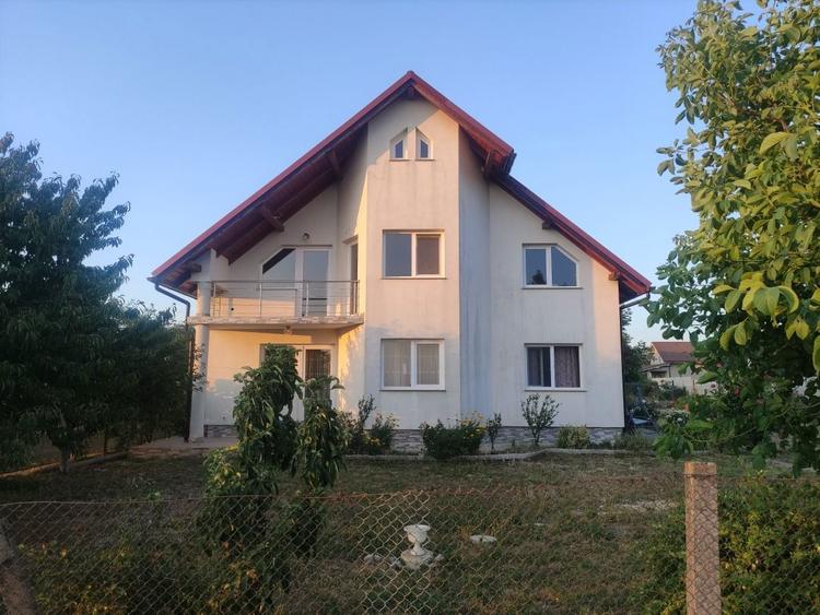 Casă cu 4 camere cu Teren 680 Mp în Oncea