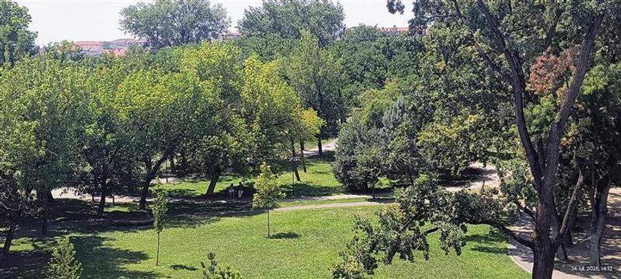 Apartament cu 3 camere decomandat în Soarelui