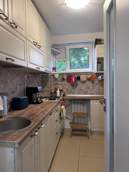 Apartament cu 3 camere, mobilat în Baba Novac