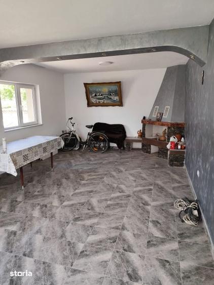 Casă cu 5 camere cu Teren 800 Mp în Calea București