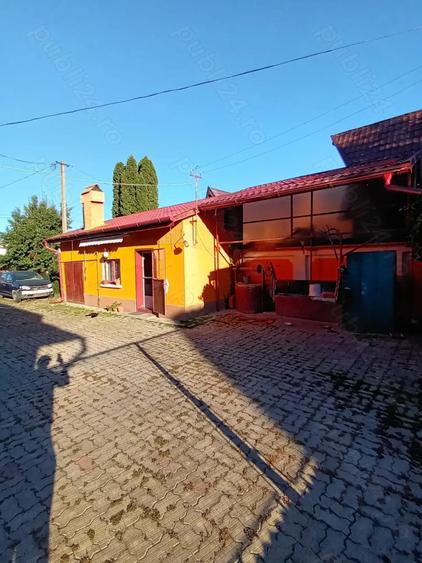 Casă cu Teren 1800 Mp în Stupini