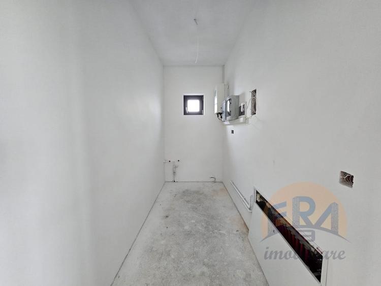 Casă individuală cu 4 camere cu Canalizare în Sântandrei