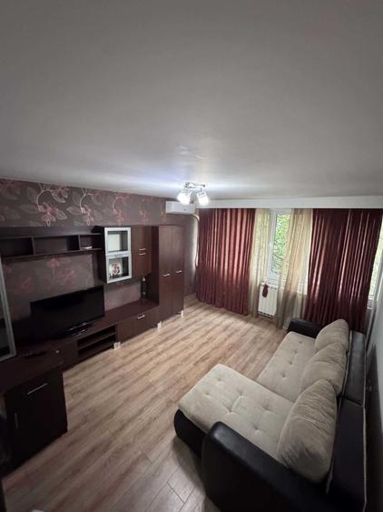 Apartament cu 2 camere decomandat în Cantemir