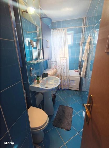 Apartament cu 3 camere semidecomandat în Alexandru cel Bun
