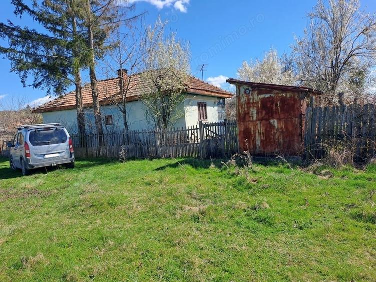 Casă cu Teren 1100 Mp în Valea Fetei