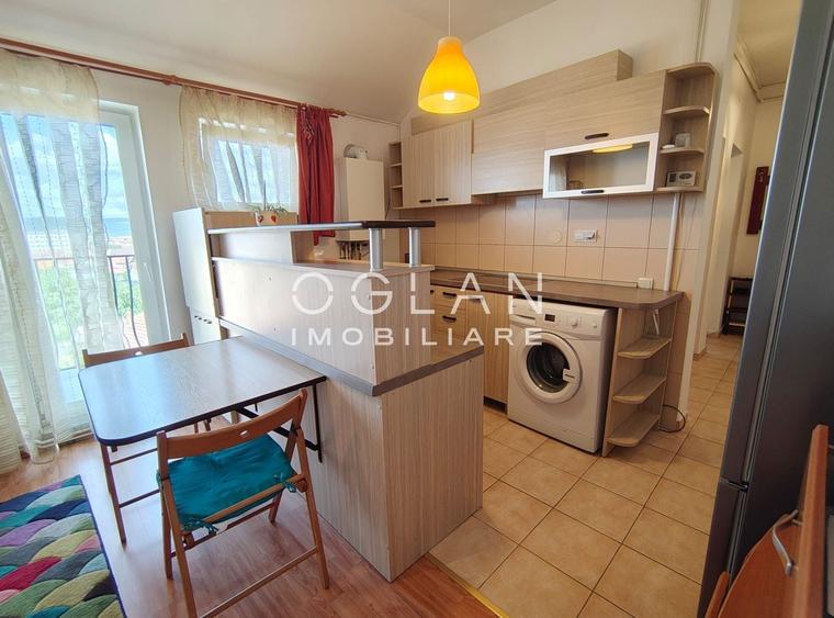 Apartament cu 3 camere decomandat în Hipodrom 1