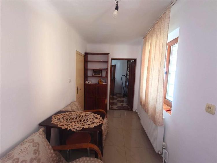 Casă individuală cu 4 camere cu Teren 3892 Mp în Baia de Criș